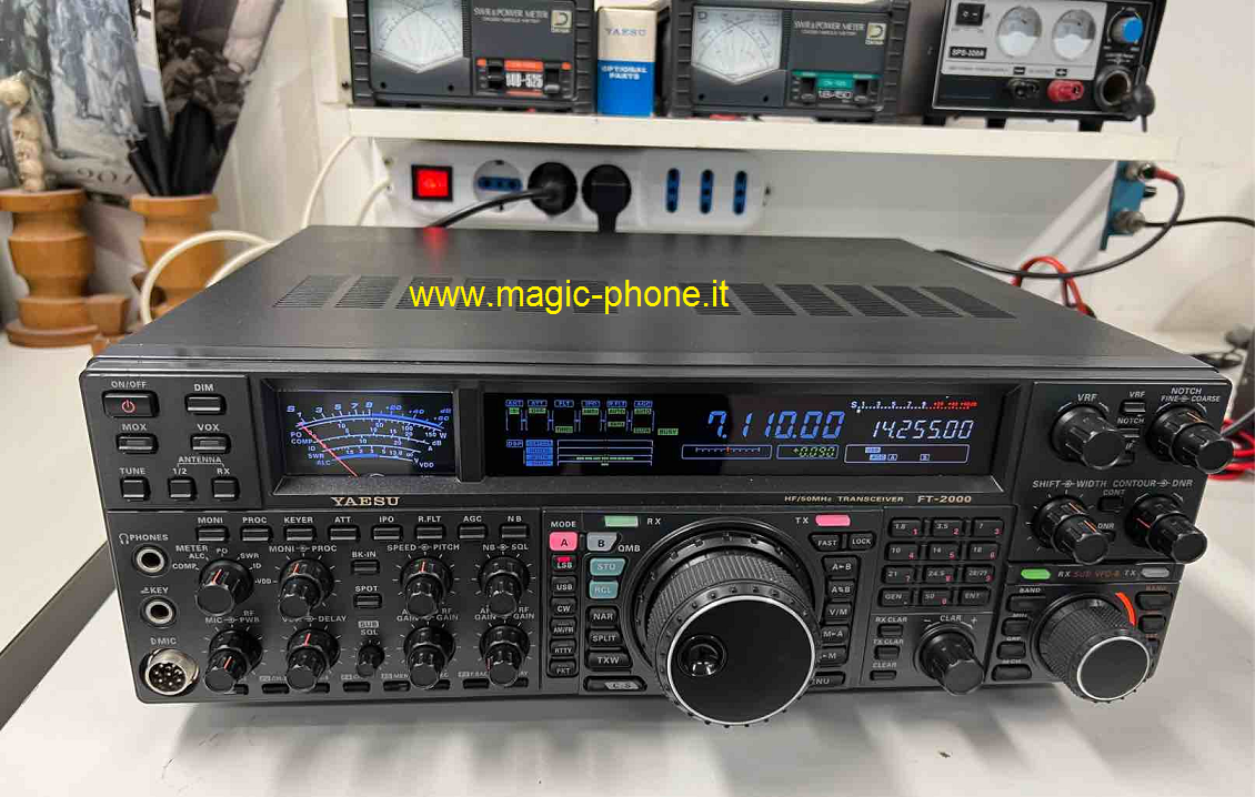 YAESU FT 2000